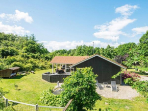 Cosy Holiday Home in Glesborg with Sauna, Bønnerup Strand